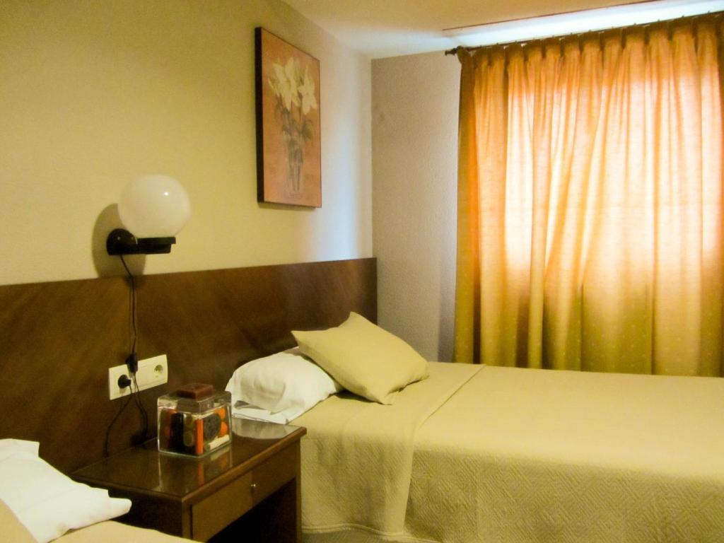 Hotel Avenida Requena Pokoj fotografie