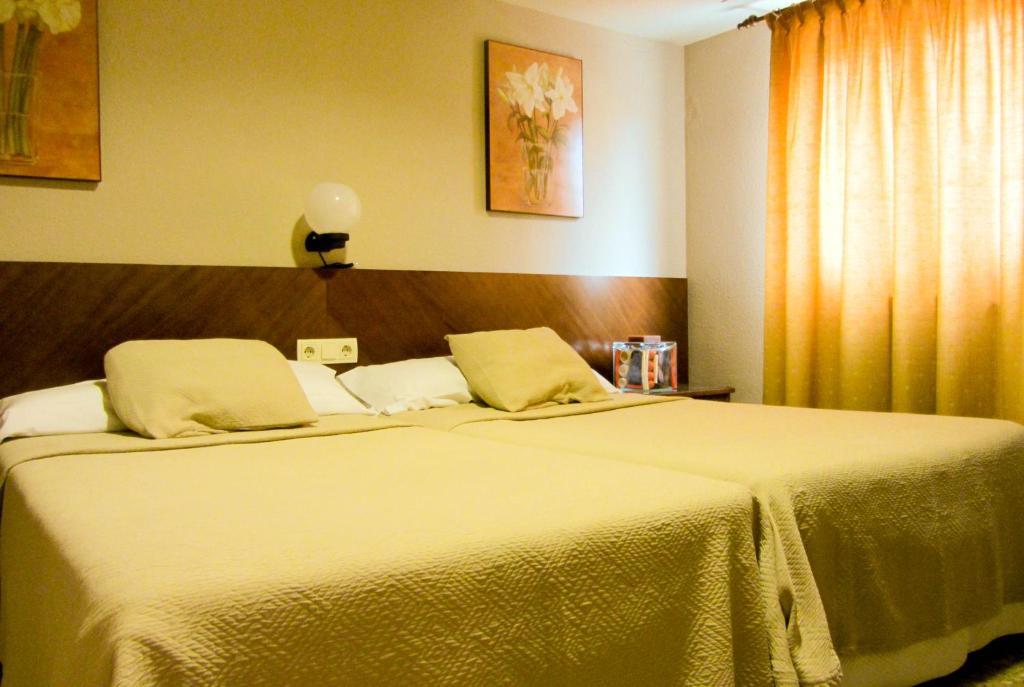 Hotel Avenida Requena Pokoj fotografie