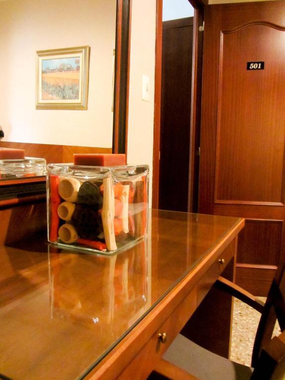Hotel Avenida Requena Pokoj fotografie